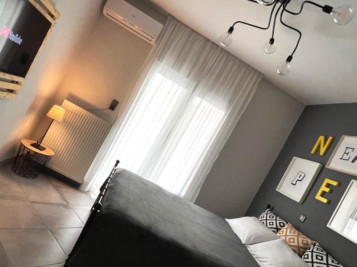 شقة 48 Downtown Lofts Néa Péramos المظهر الخارجي الصورة